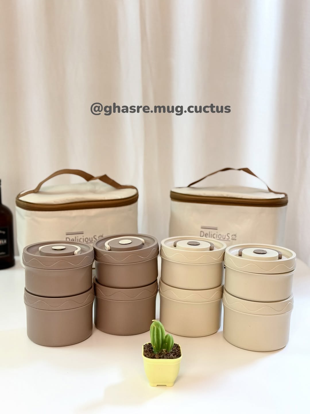 ظرف غذا چهار قلو ماکرویوی همراه کیف غذا عایق کد 159